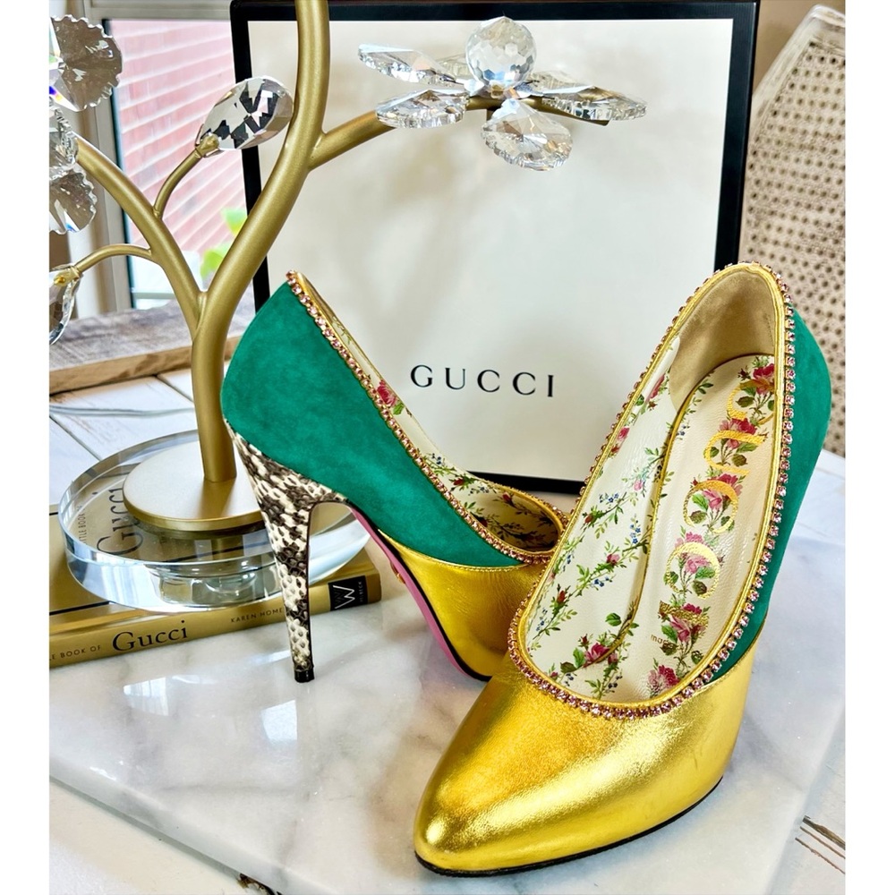 Gucci Metallic Nappa Kid Scamosciato Elaphe Snakeskin Pumps in Emerald Roccia